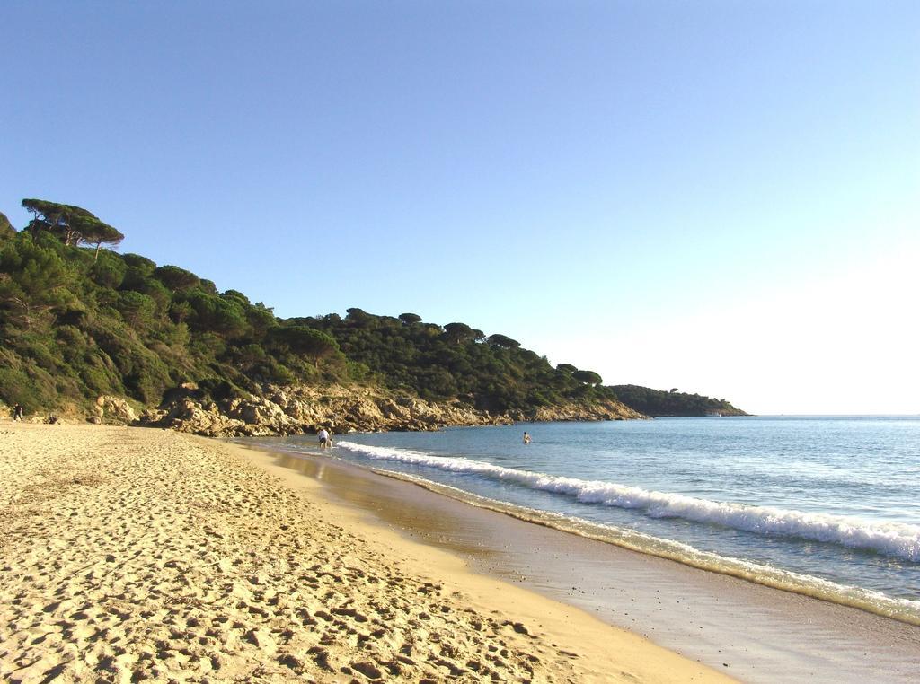 Vic'S Land Holidays Grimaud Eksteriør bilde